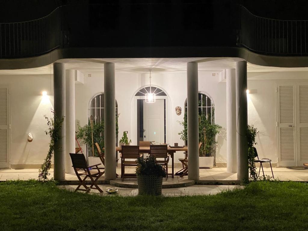 Casa Blanca B&B Latina Bagian luar foto