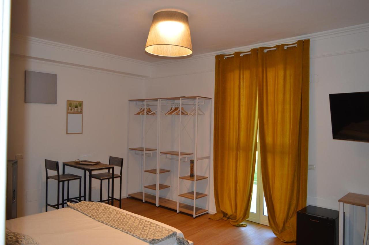 Casa Blanca B&B Latina Bagian luar foto
