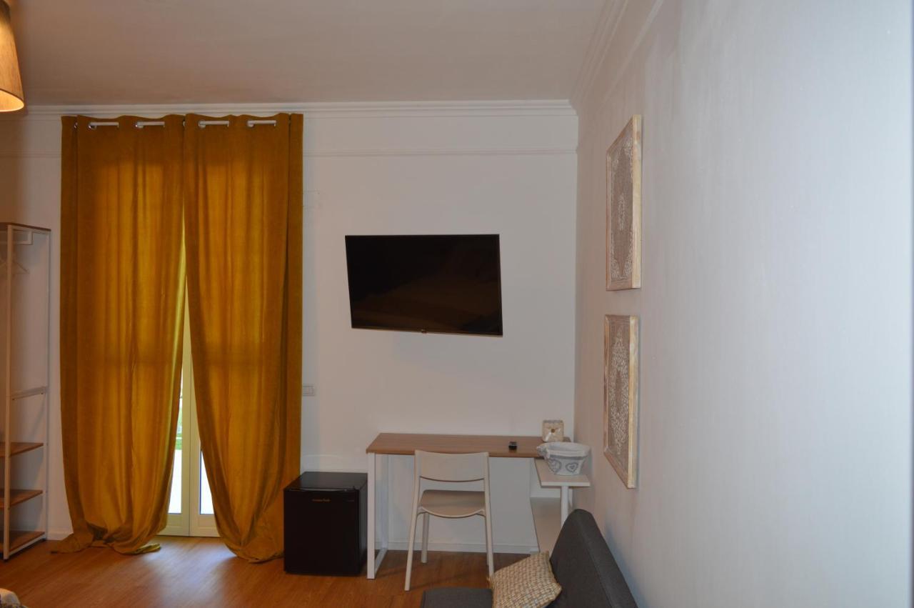 Casa Blanca B&B Latina Bagian luar foto