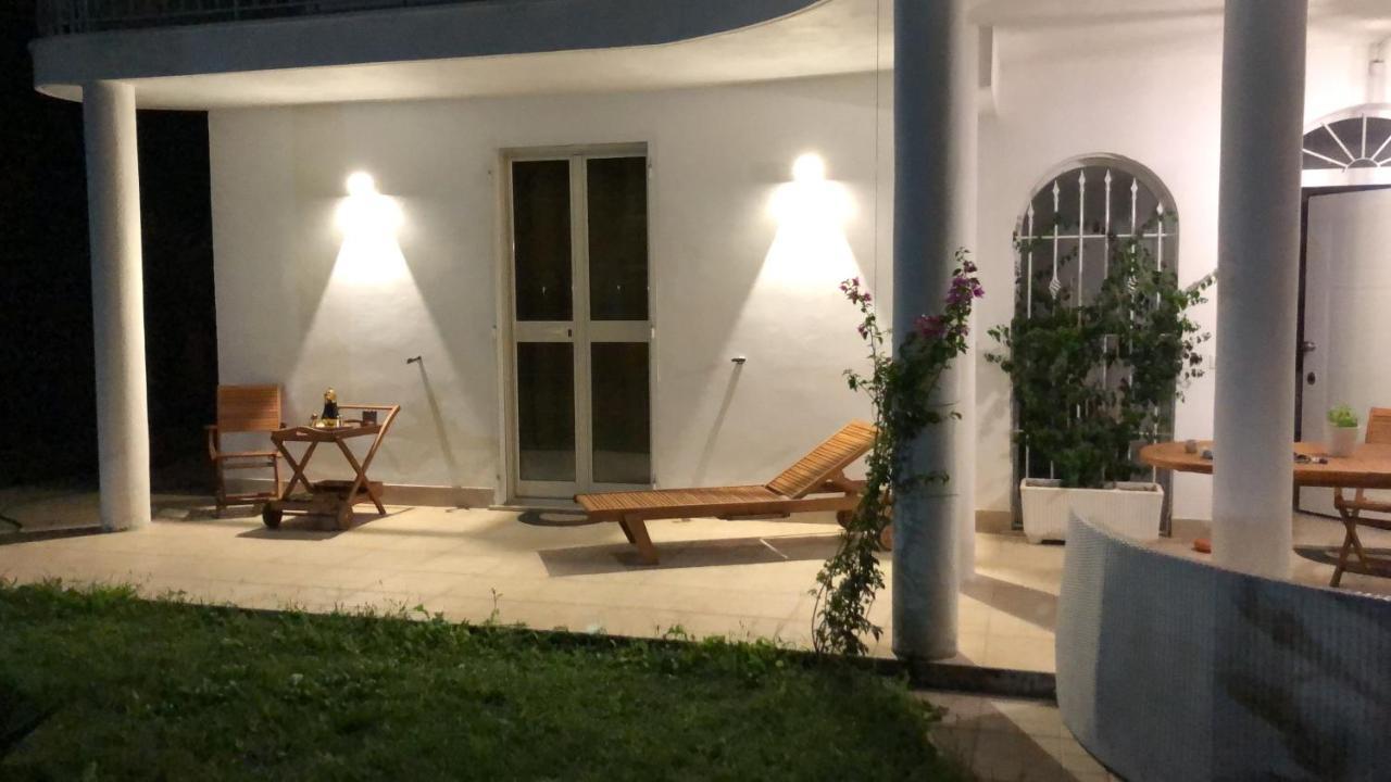 Casa Blanca B&B Latina Bagian luar foto