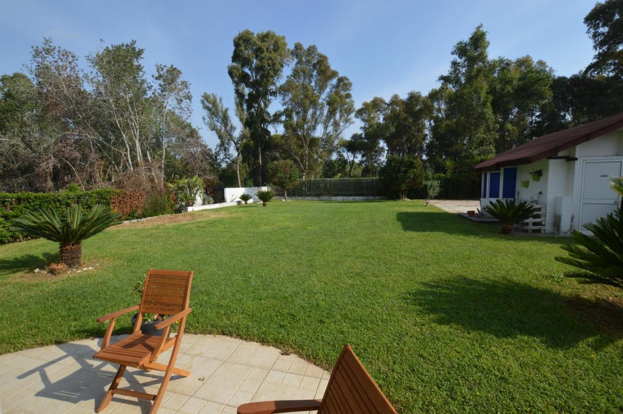 Casa Blanca B&B Latina Bagian luar foto